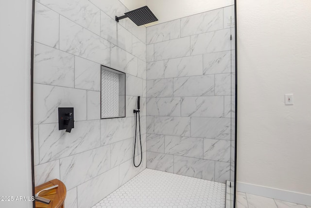 13918 N 78th Ave, Peoria, AZ 85381 - full bathroom with a tile shower