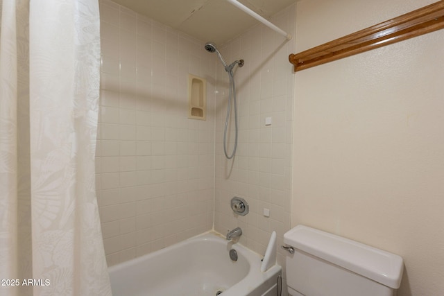 3131 W Cochise Dr Unit 144, Phoenix, AZ 85051 - bathroom featuring shower / bathtub combination with curtain and toilet