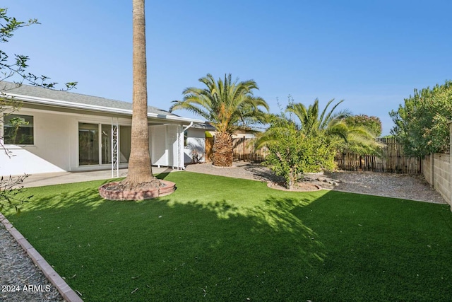 view of yard with a patio