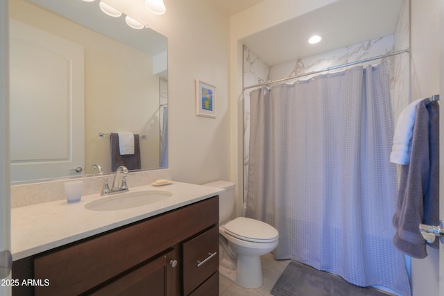 4576 W Agave Ave, Eloy, AZ 85131 - full bathroom with vanity, toilet, and a shower with curtain