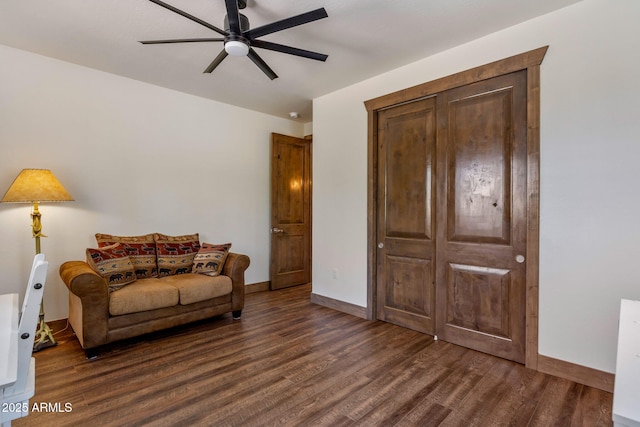 2380 W Narrow Leaf Ln, Show Low, AZ 85901 - living area featuring wood finished floors, a ceiling fan, and baseboards