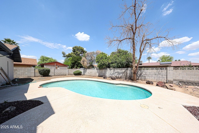 4528 W Butler Dr, Glendale, AZ 85302 - view of pool featuring a fenced backyard and a patio area