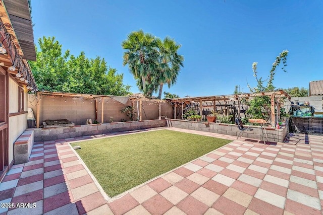 view of yard featuring a patio area