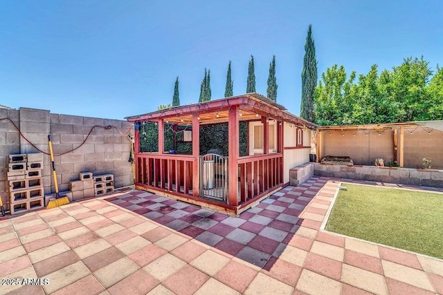 view of patio featuring a pergola