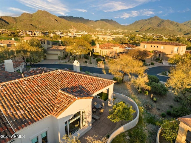 bird's eye view with a mountain view