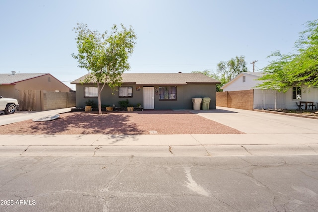 5637 N 63rd Dr, Glendale, AZ 85301 - single story home with driveway