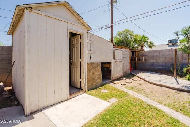 5637 N 63rd Dr, Glendale, AZ 85301 - view of shed featuring a fenced backyard
