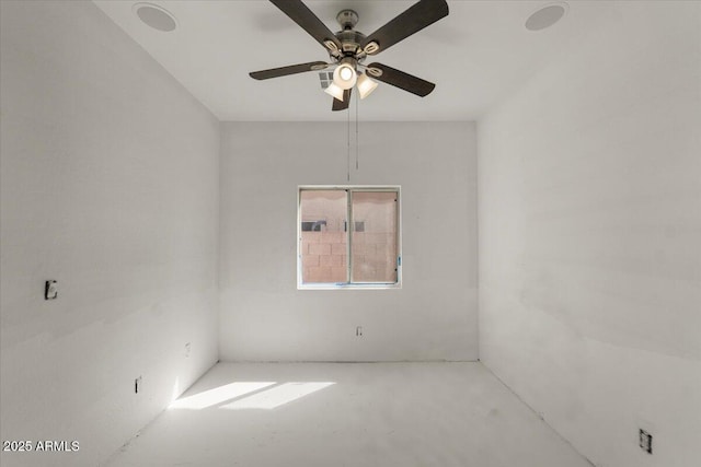 spare room featuring ceiling fan