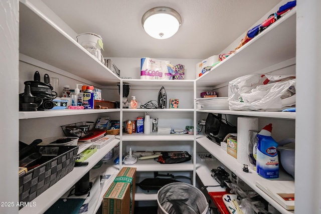 9085 E Windrose Dr, Scottsdale, AZ 85260 - view of pantry