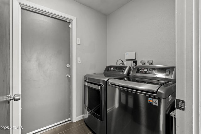 2418 E Hermosa Dr, Tempe, AZ 85282 - laundry area featuring washing machine and dryer, dark wood finished floors, and baseboards