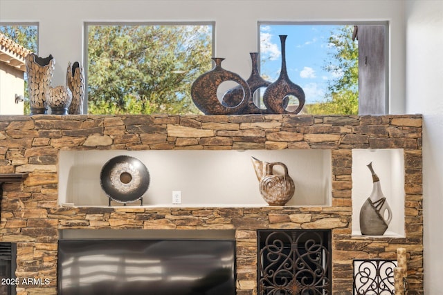 34096 N 87th Way, Scottsdale, AZ 85266 - details with a fireplace