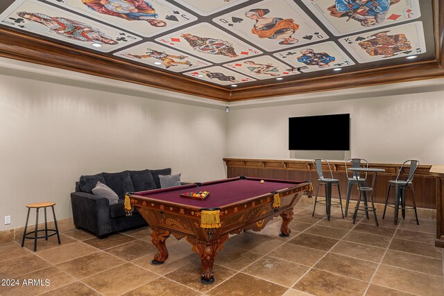 playroom featuring crown molding, pool table, and indoor bar