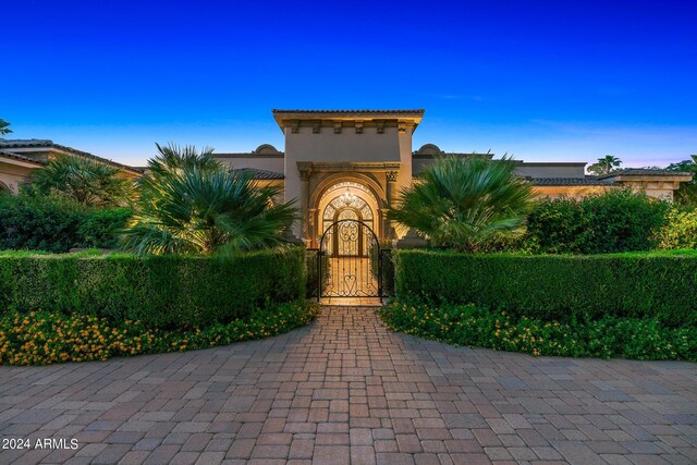 view of mediterranean / spanish-style house