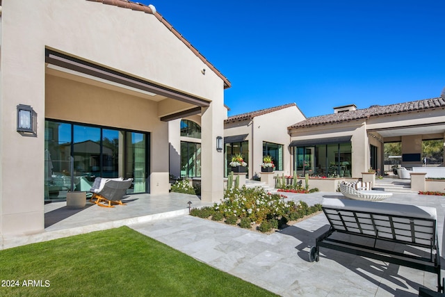 view of patio featuring an outdoor hangout area