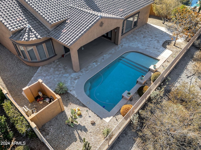 view of swimming pool