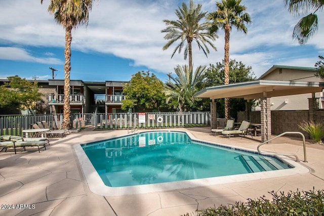 1630 E Georgia Ave Unit 208, Phoenix, AZ 85016 - community pool with a patio area