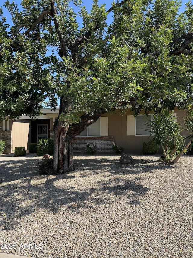 view of front of property