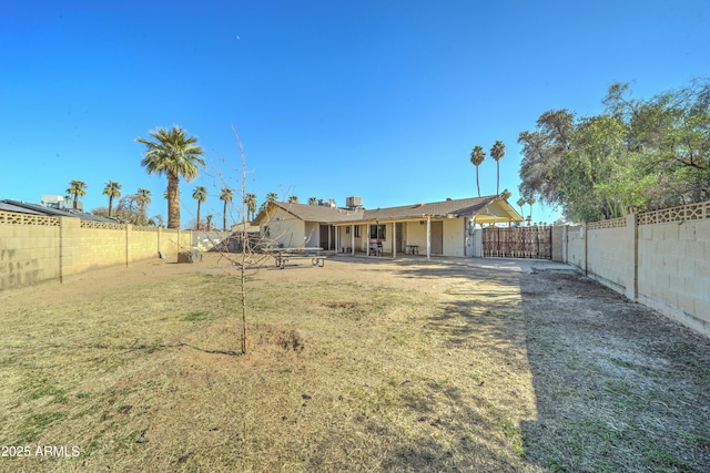 view of yard with a patio area