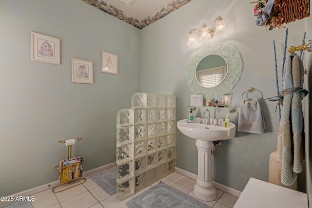 4648 W Misty Willow Ln, Glendale, AZ 85310 - bathroom featuring tile patterned floors and baseboards