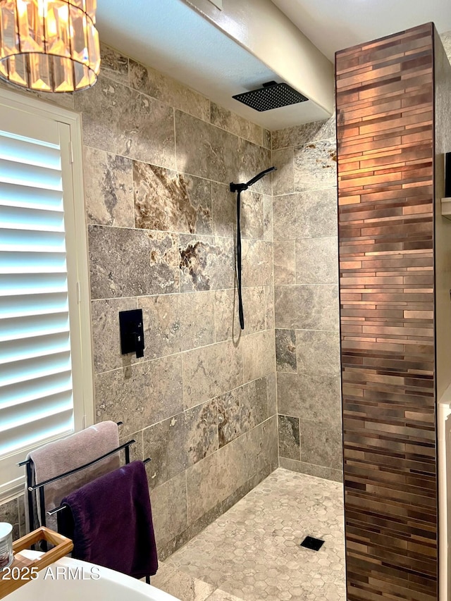 4648 W Misty Willow Ln, Glendale, AZ 85310 - bathroom with a tile shower