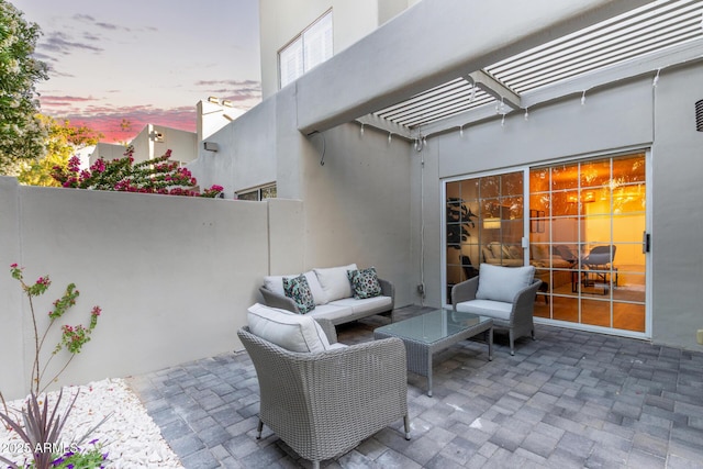 7710 E Gainey Ranch Rd Unit 142, Scottsdale, AZ 85258 - view of patio featuring outdoor lounge area