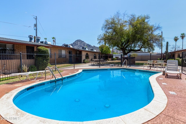 6739 N 16th St Unit 14, Phoenix, AZ 85016 - community pool featuring a patio area