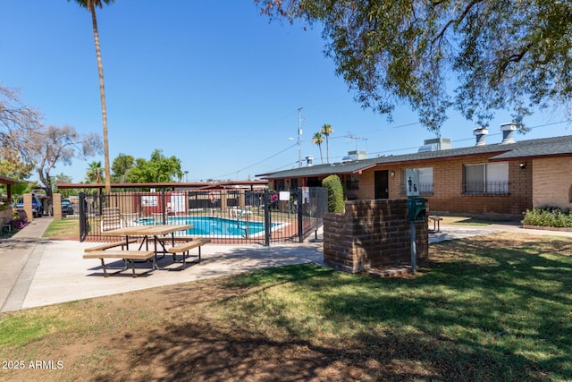6739 N 16th St Unit 14, Phoenix, AZ 85016 - community pool with a patio