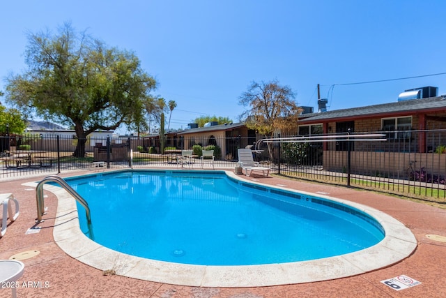 6739 N 16th St Unit 14, Phoenix, AZ 85016 - community pool featuring a patio