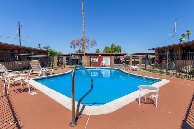 6739 N 16th St Unit 14, Phoenix, AZ 85016 - community pool featuring a patio area