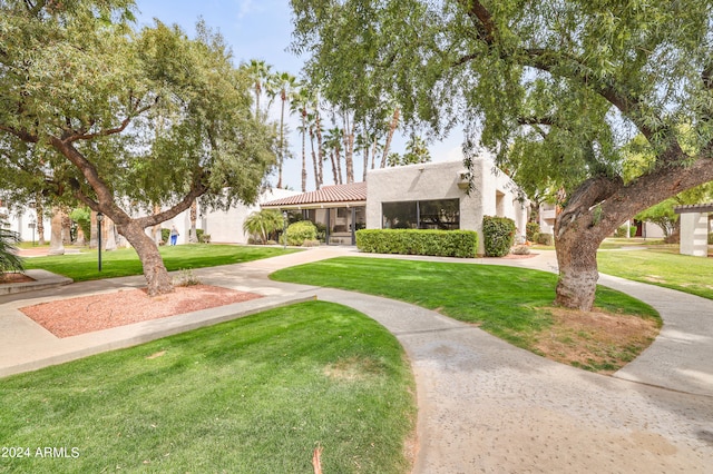 view of front of property with a front yard