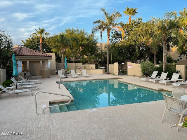 9070 E Gary Rd Unit 152, Scottsdale, AZ 85260 - community pool with a patio