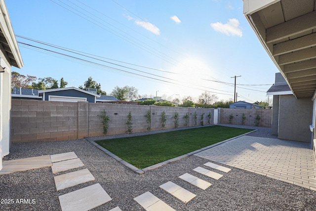 view of yard with a patio area