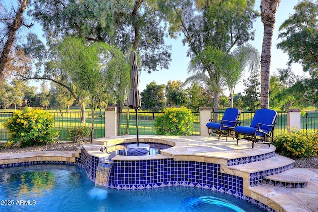2041 W Hemlock Way, Chandler, AZ 85248 - view of swimming pool featuring an in-ground hot tub and fence