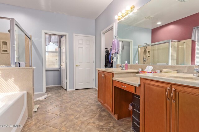 bedroom featuring ceiling fan, light hardwood / wood-style flooring, and a closet