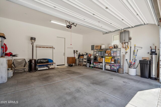7464 E Paraiso Dr, Scottsdale, AZ 85255 - garage featuring a garage door opener