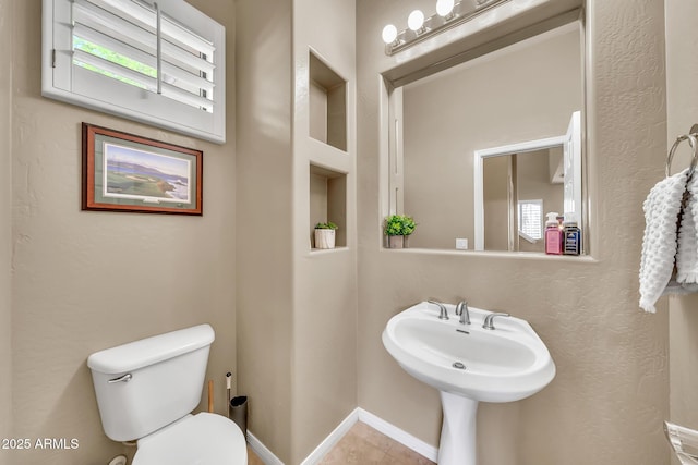 3131 E Legacy Dr Unit 1032, Phoenix, AZ 85042 - bathroom featuring toilet