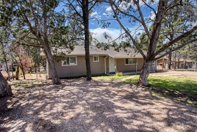 view of front of property