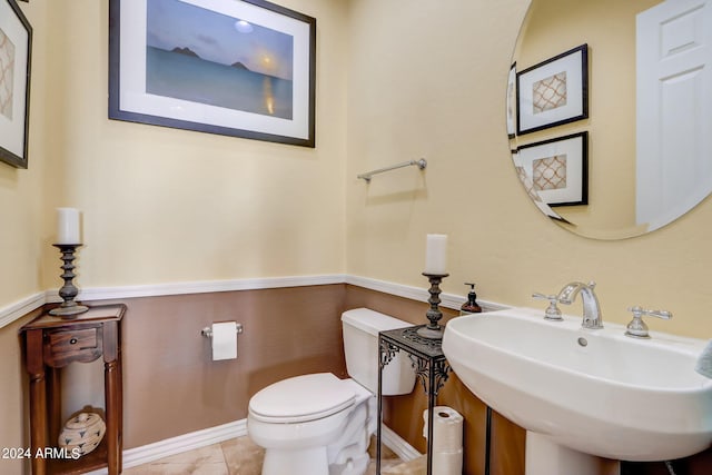 3660 S Golden Eye Ln, Gold Canyon, AZ 85118 - half bath with a sink, toilet, and tile patterned flooring