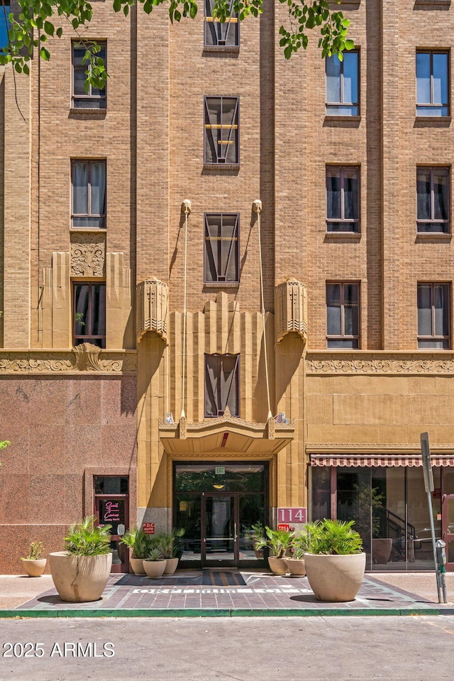 114 W Adams St Unit 202, Phoenix, AZ 85003 - view of apartment building / complex