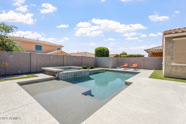 10417 W Alyssa Ln, Peoria, AZ 85383 - view of swimming pool with a patio, a pool with connected hot tub, and a fenced backyard