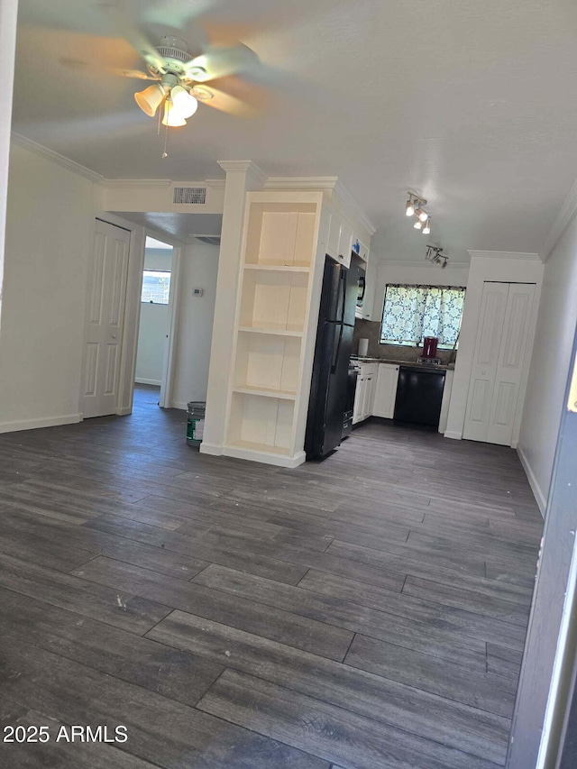 4224 N 12th St Unit 108, Phoenix, AZ 85014 - kitchen featuring black appliances, ceiling fan, white cabinetry, dark wood-type flooring, and crown molding