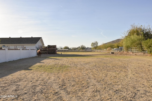 view of yard featuring a rural view