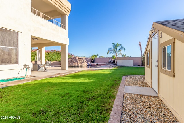 view of yard with a patio