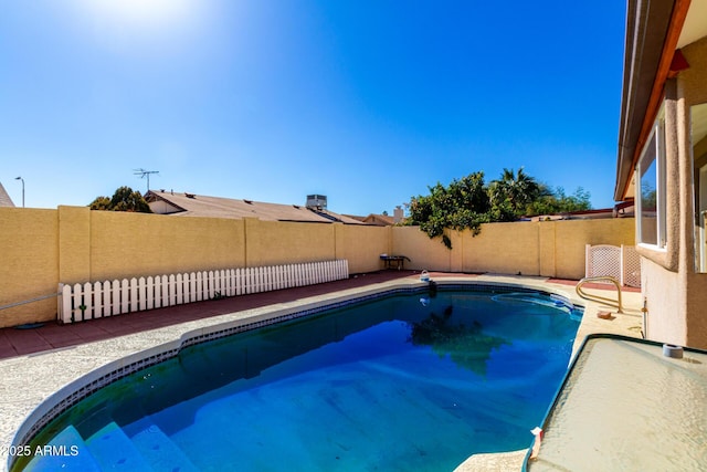 3135 W Echo Ln, Phoenix, AZ 85051 - view of swimming pool