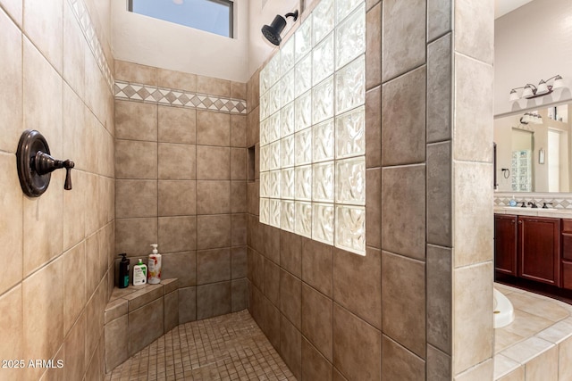 4041 N Silver Ridge Cir, Mesa, AZ 85207 - bathroom featuring a tile shower and vanity