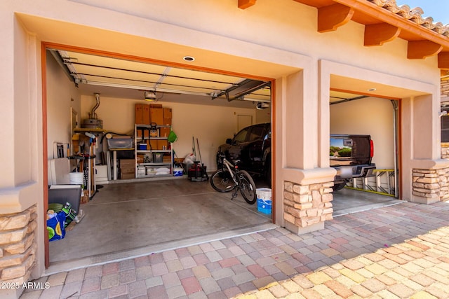 4041 N Silver Ridge Cir, Mesa, AZ 85207 - garage featuring a garage door opener