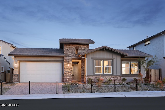 view of front facade with a garage