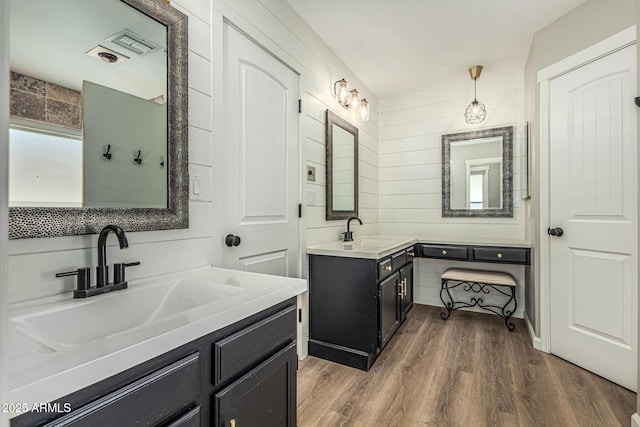 18820 N 33rd Ave, Phoenix, AZ 85027 - bathroom with two vanities and wood finished floors