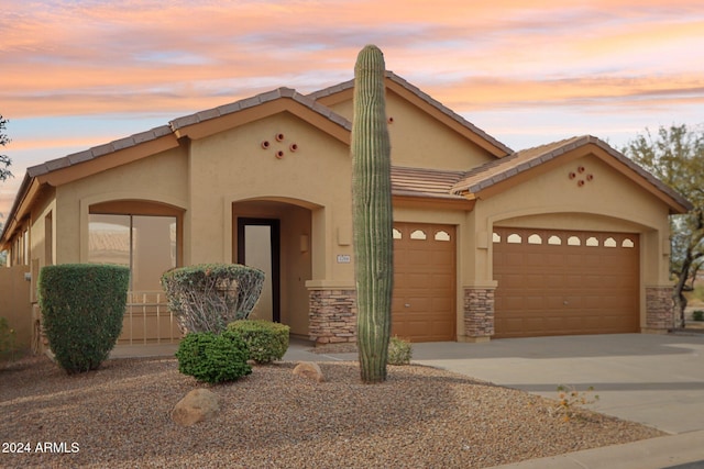 view of front facade featuring a garage