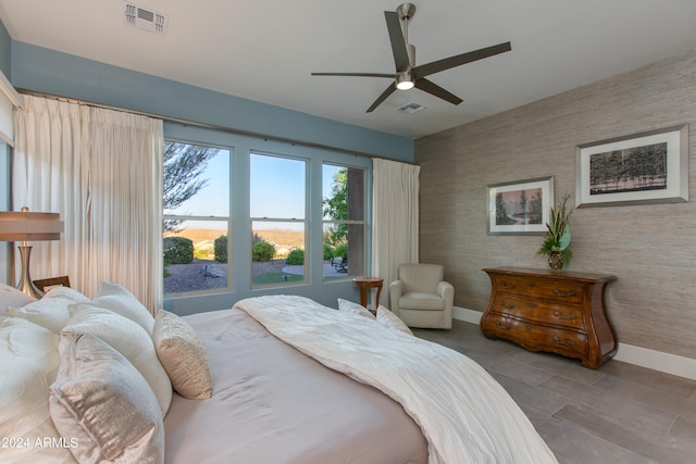 bedroom with ceiling fan